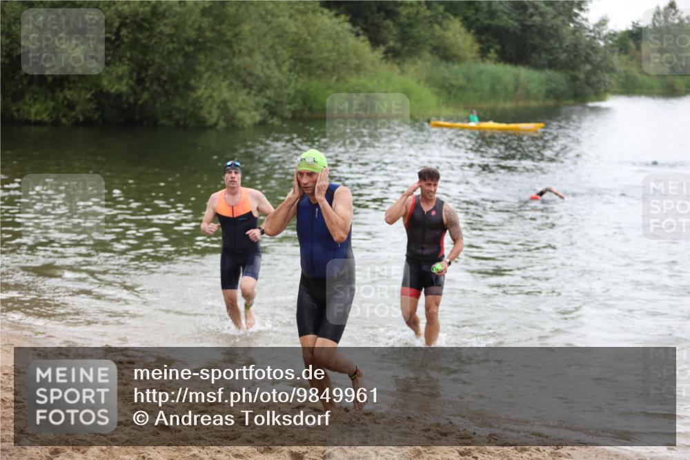 21.06.2026 - 29. Vierlanden-Triathlon Andreas Tolksdorf http://msf.ph/oto/9849961 21.06.2026 10:08:29 Schwimmen 403, 418, 422, 432, 476, 1356 meine-sportfotos.de