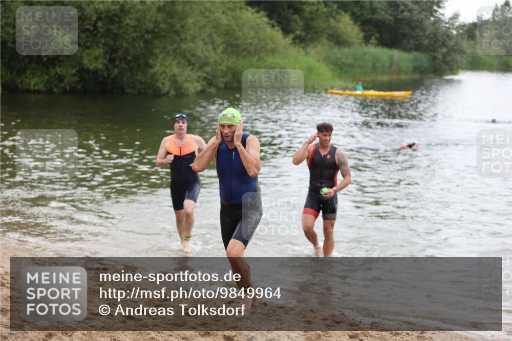 21.06.2026 - 29. Vierlanden-Triathlon Andreas Tolksdorf http://msf.ph/oto/9849964 21.06.2026 10:08:29 Schwimmen 403, 418, 422, 432, 476, 1356 meine-sportfotos.de