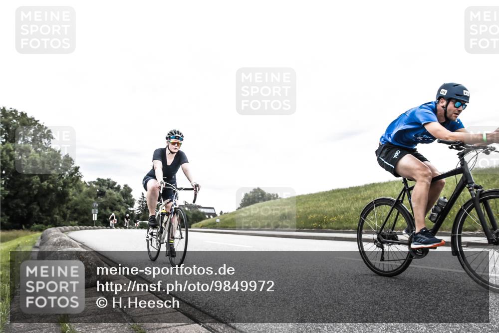 21.06.2026 - 29. Vierlanden-Triathlon H.Heesch http://msf.ph/oto/9849972 21.06.2026 10:28:33 Radfahren 51, 55, 61, 78, 99, 106, 197, 387, 535, 561, 592, 606, 616 meine-sportfotos.de