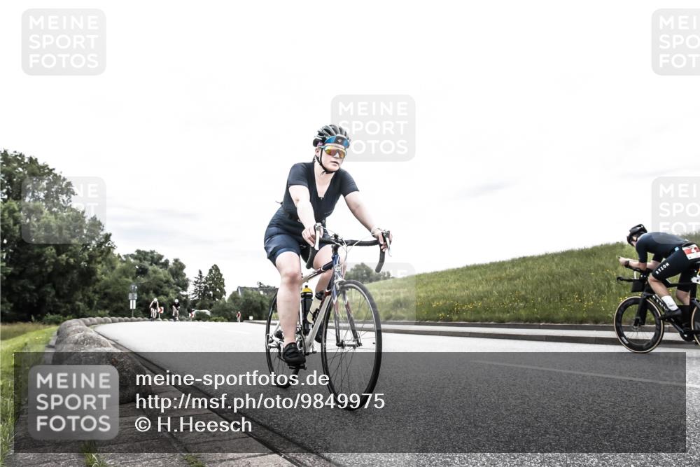 21.06.2026 - 29. Vierlanden-Triathlon H.Heesch http://msf.ph/oto/9849975 21.06.2026 10:28:33 Radfahren 51, 55, 61, 78, 99, 106, 197, 387, 535, 561, 592, 606, 616 meine-sportfotos.de
