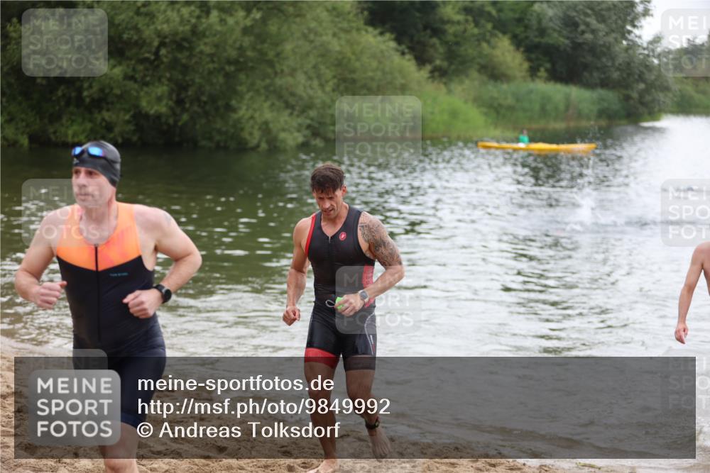 21.06.2026 - 29. Vierlanden-Triathlon Andreas Tolksdorf http://msf.ph/oto/9849992 21.06.2026 10:08:32 Schwimmen 403, 418, 422, 432, 1356 meine-sportfotos.de
