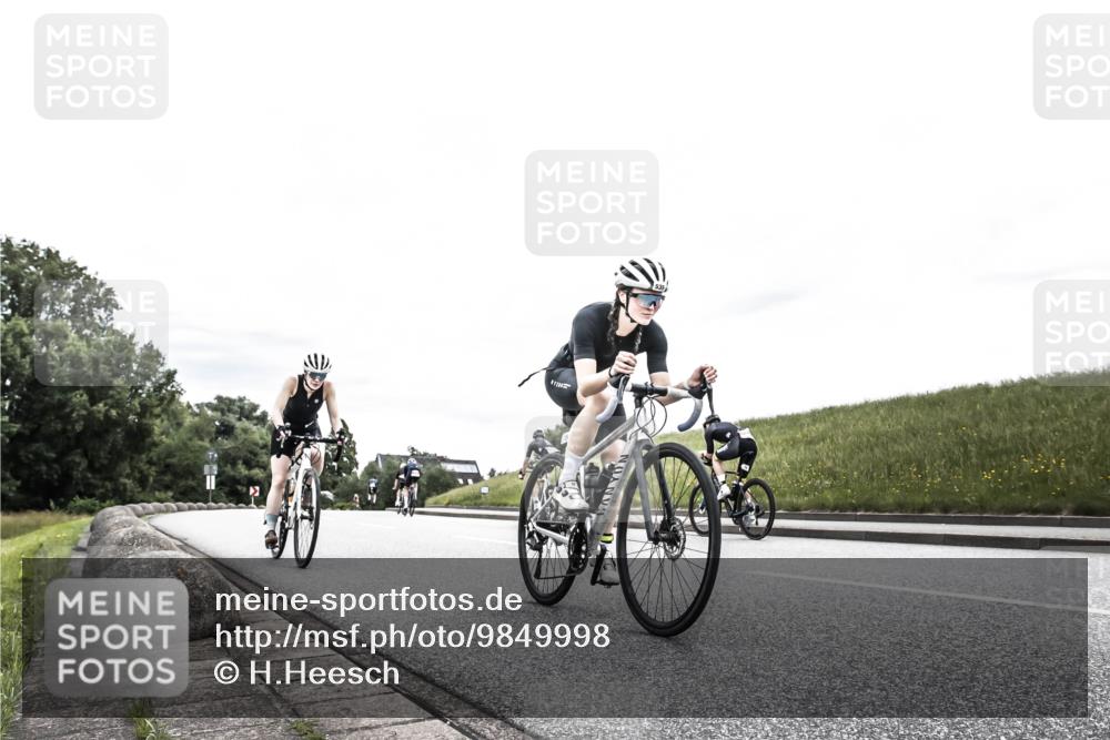 21.06.2026 - 29. Vierlanden-Triathlon H.Heesch http://msf.ph/oto/9849998 21.06.2026 10:28:37 Radfahren 99, 367, 387, 390, 511, 535, 592 meine-sportfotos.de