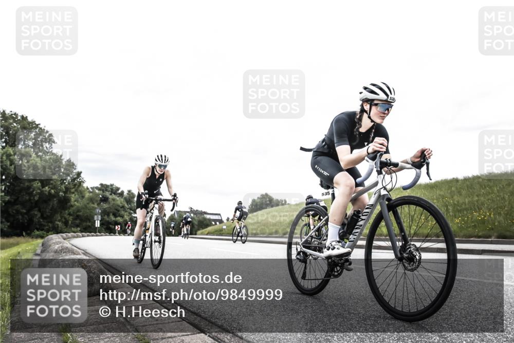 21.06.2026 - 29. Vierlanden-Triathlon H.Heesch http://msf.ph/oto/9849999 21.06.2026 10:28:37 Radfahren 99, 367, 387, 390, 511, 535, 592 meine-sportfotos.de