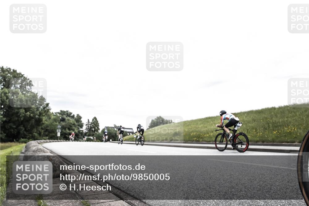 21.06.2026 - 29. Vierlanden-Triathlon H.Heesch http://msf.ph/oto/9850005 21.06.2026 10:28:38 Radfahren 99, 367, 387, 390, 511, 535 meine-sportfotos.de