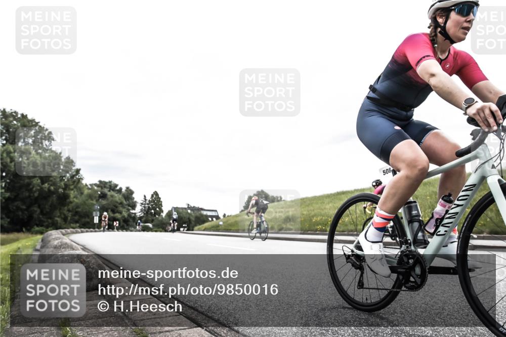 21.06.2026 - 29. Vierlanden-Triathlon H.Heesch http://msf.ph/oto/9850016 21.06.2026 10:28:43 Radfahren 390, 508, 583 meine-sportfotos.de