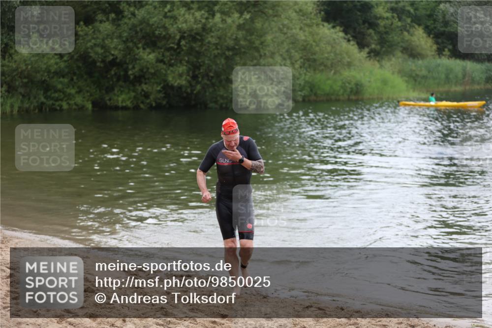 21.06.2026 - 29. Vierlanden-Triathlon Andreas Tolksdorf http://msf.ph/oto/9850025 21.06.2026 10:08:50 Schwimmen 455 meine-sportfotos.de