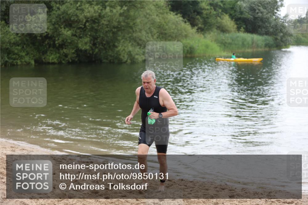 21.06.2026 - 29. Vierlanden-Triathlon Andreas Tolksdorf http://msf.ph/oto/9850131 21.06.2026 10:09:35 Schwimmen 400 meine-sportfotos.de