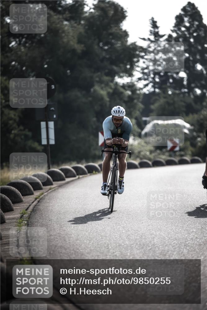 21.06.2026 - 29. Vierlanden-Triathlon H.Heesch http://msf.ph/oto/9850255 21.06.2026 08:44:08 Radfahren 30, 49 meine-sportfotos.de