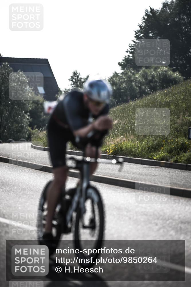 21.06.2026 - 29. Vierlanden-Triathlon H.Heesch http://msf.ph/oto/9850264 21.06.2026 08:44:09 Radfahren 30, 49 meine-sportfotos.de