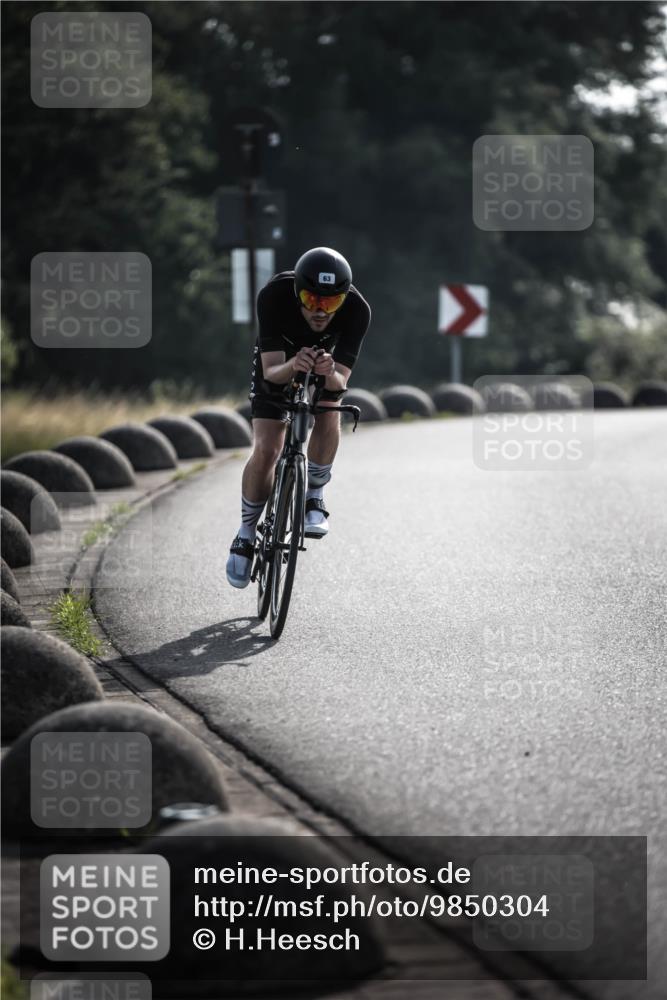 21.06.2026 - 29. Vierlanden-Triathlon H.Heesch http://msf.ph/oto/9850304 21.06.2026 08:45:13 Radfahren 63, 127, 211 meine-sportfotos.de