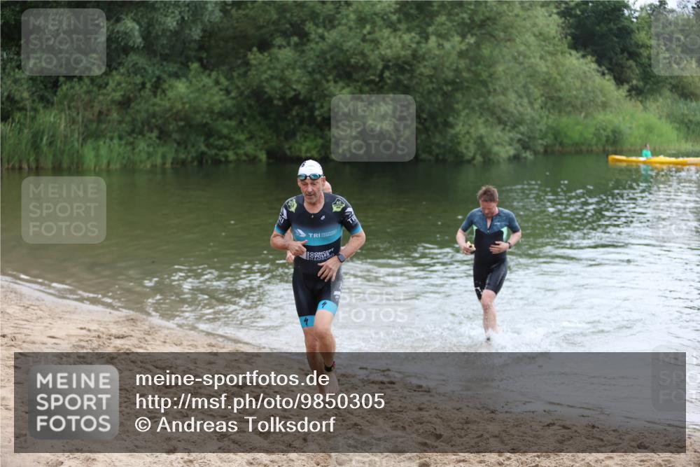 21.06.2026 - 29. Vierlanden-Triathlon Andreas Tolksdorf http://msf.ph/oto/9850305 21.06.2026 10:11:38 Schwimmen 402, 404, 426, 463 meine-sportfotos.de