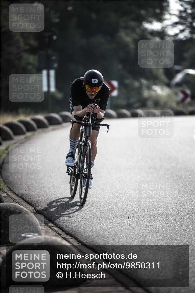 21.06.2026 - 29. Vierlanden-Triathlon H.Heesch http://msf.ph/oto/9850311 21.06.2026 08:45:13 Radfahren 63, 127, 211 meine-sportfotos.de