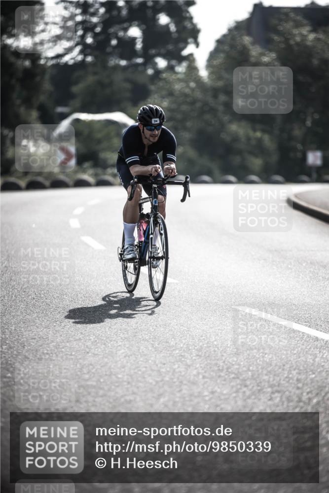 21.06.2026 - 29. Vierlanden-Triathlon H.Heesch http://msf.ph/oto/9850339 21.06.2026 08:45:43 Radfahren 24, 36, 107 meine-sportfotos.de