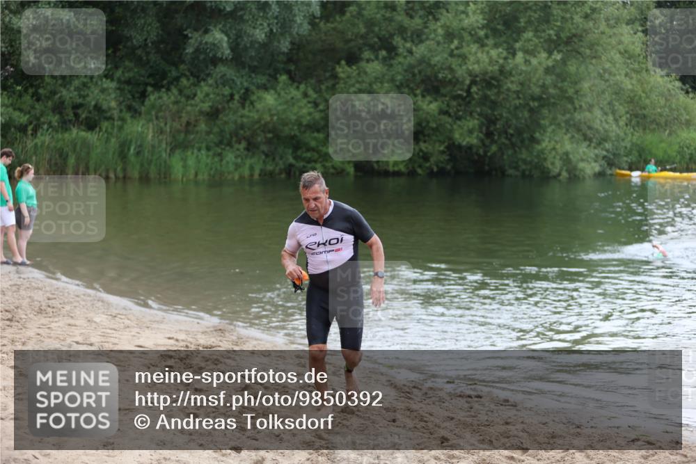21.06.2026 - 29. Vierlanden-Triathlon Andreas Tolksdorf http://msf.ph/oto/9850392 21.06.2026 10:12:51 Schwimmen 396, 542 meine-sportfotos.de