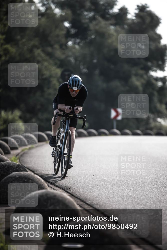 21.06.2026 - 29. Vierlanden-Triathlon H.Heesch http://msf.ph/oto/9850492 21.06.2026 08:48:05 Radfahren 32, 155, 166 meine-sportfotos.de