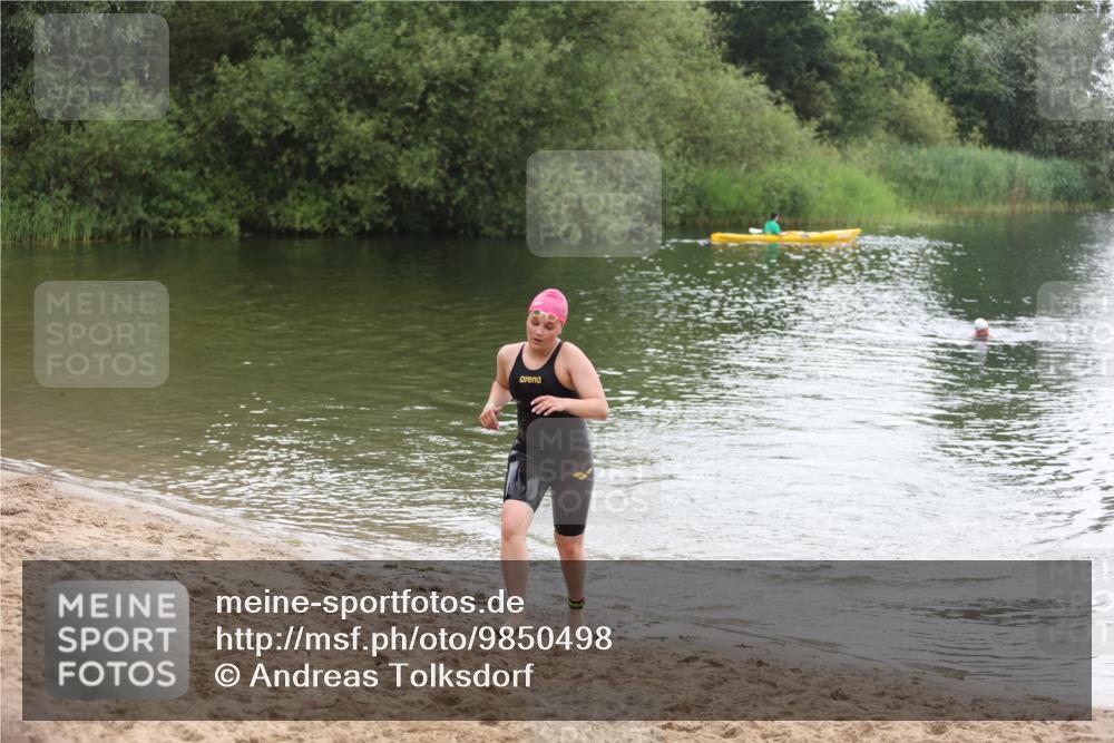 21.06.2026 - 29. Vierlanden-Triathlon Andreas Tolksdorf http://msf.ph/oto/9850498 21.06.2026 10:13:13 Schwimmen 549, 620 meine-sportfotos.de