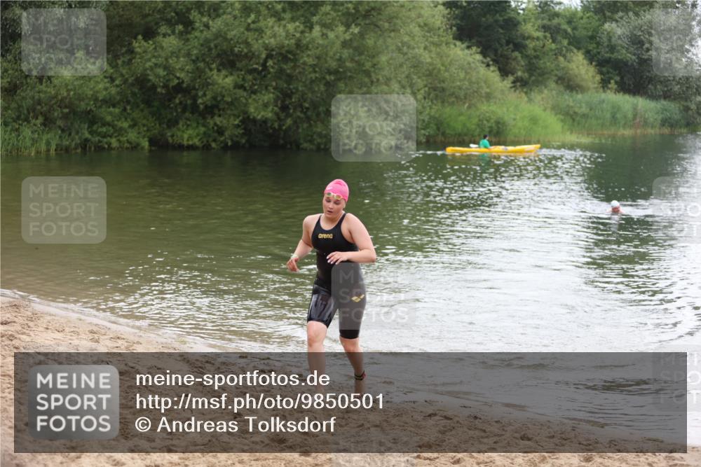 21.06.2026 - 29. Vierlanden-Triathlon Andreas Tolksdorf http://msf.ph/oto/9850501 21.06.2026 10:13:13 Schwimmen 549, 620 meine-sportfotos.de