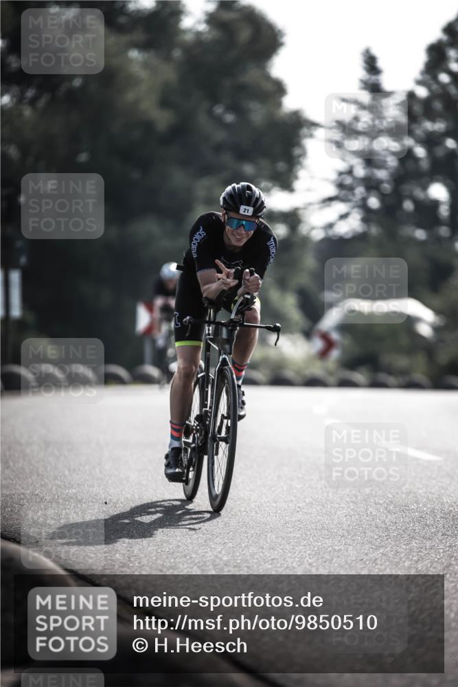 21.06.2026 - 29. Vierlanden-Triathlon H.Heesch http://msf.ph/oto/9850510 21.06.2026 08:48:23 Radfahren 10, 21 meine-sportfotos.de