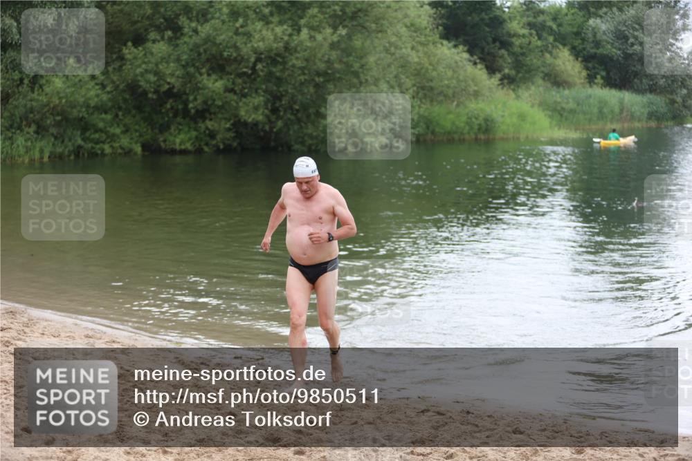 21.06.2026 - 29. Vierlanden-Triathlon Andreas Tolksdorf http://msf.ph/oto/9850511 21.06.2026 10:13:37 Schwimmen 415 meine-sportfotos.de