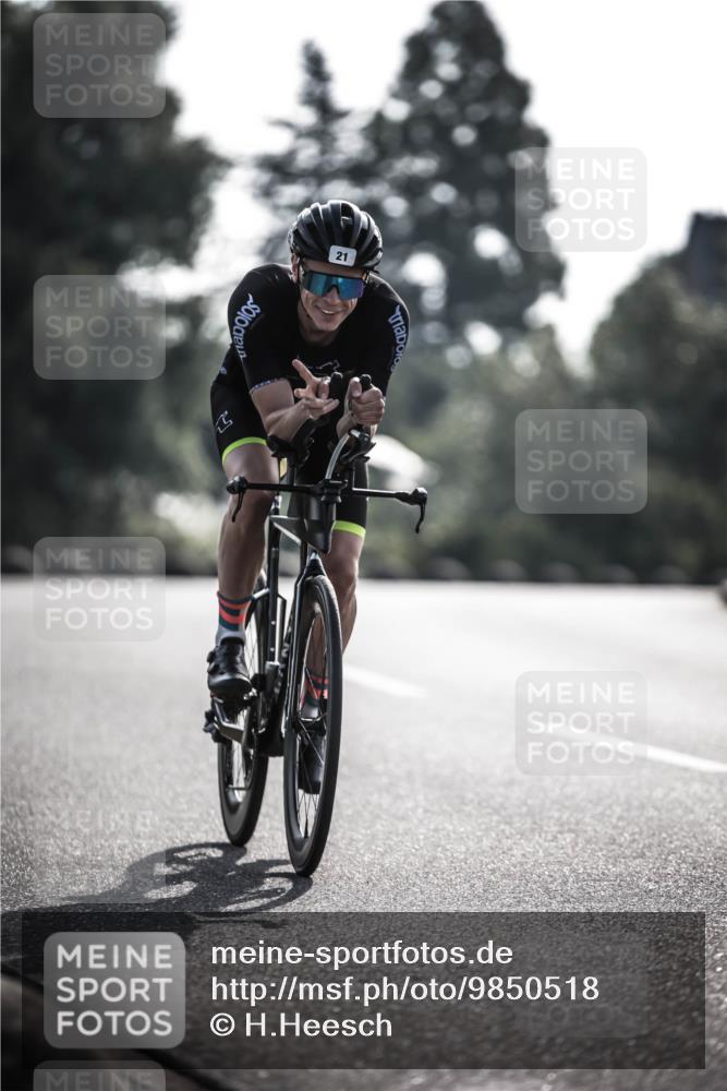 21.06.2026 - 29. Vierlanden-Triathlon H.Heesch http://msf.ph/oto/9850518 21.06.2026 08:48:23 Radfahren 10, 21 meine-sportfotos.de