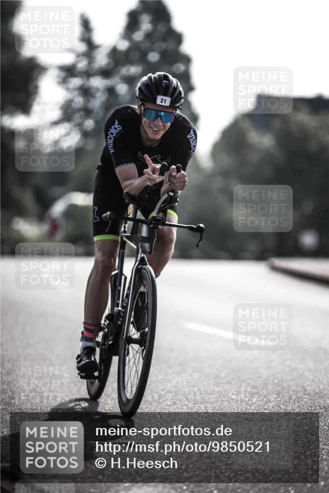 21.06.2026 - 29. Vierlanden-Triathlon H.Heesch http://msf.ph/oto/9850521 21.06.2026 08:48:23 Radfahren 10, 21 meine-sportfotos.de