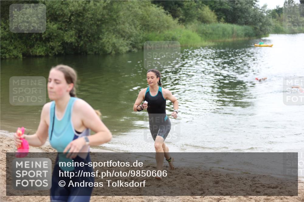 21.06.2026 - 29. Vierlanden-Triathlon Andreas Tolksdorf http://msf.ph/oto/9850606 21.06.2026 10:14:59 Schwimmen 509, 526, 545 meine-sportfotos.de