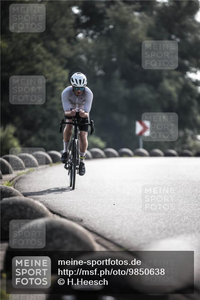 21.06.2026 - 29. Vierlanden-Triathlon H.Heesch http://msf.ph/oto/9850638 21.06.2026 08:49:56 Radfahren 62 meine-sportfotos.de