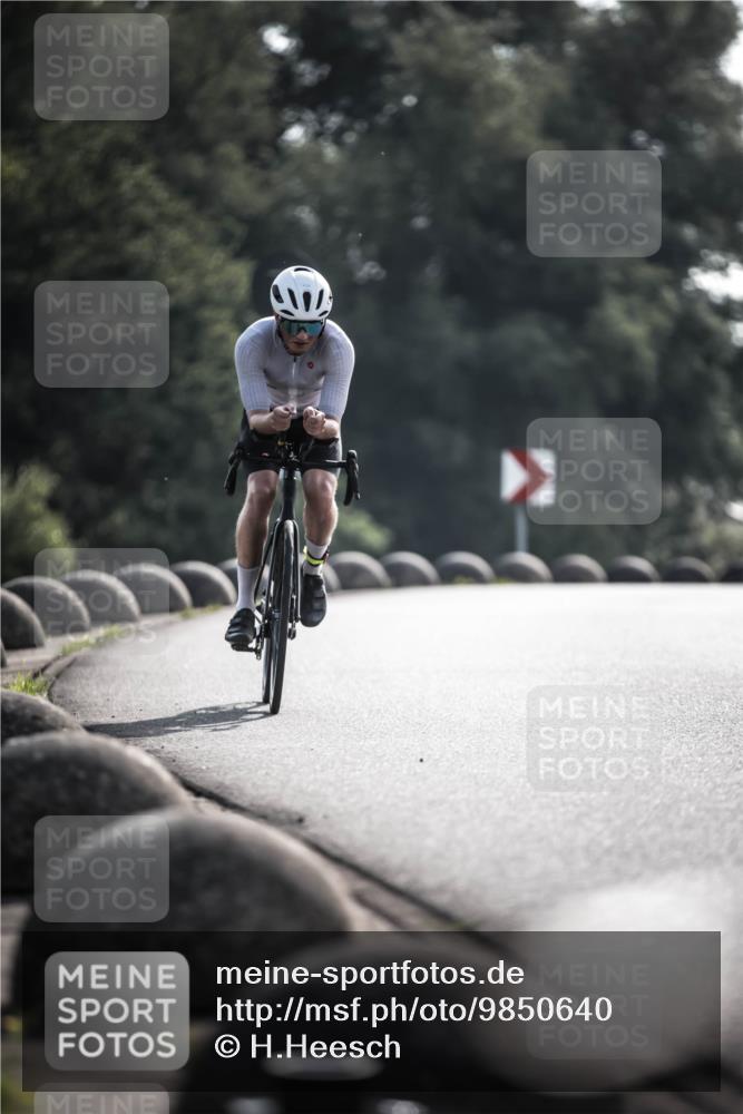 21.06.2026 - 29. Vierlanden-Triathlon H.Heesch http://msf.ph/oto/9850640 21.06.2026 08:49:57 Radfahren 62 meine-sportfotos.de