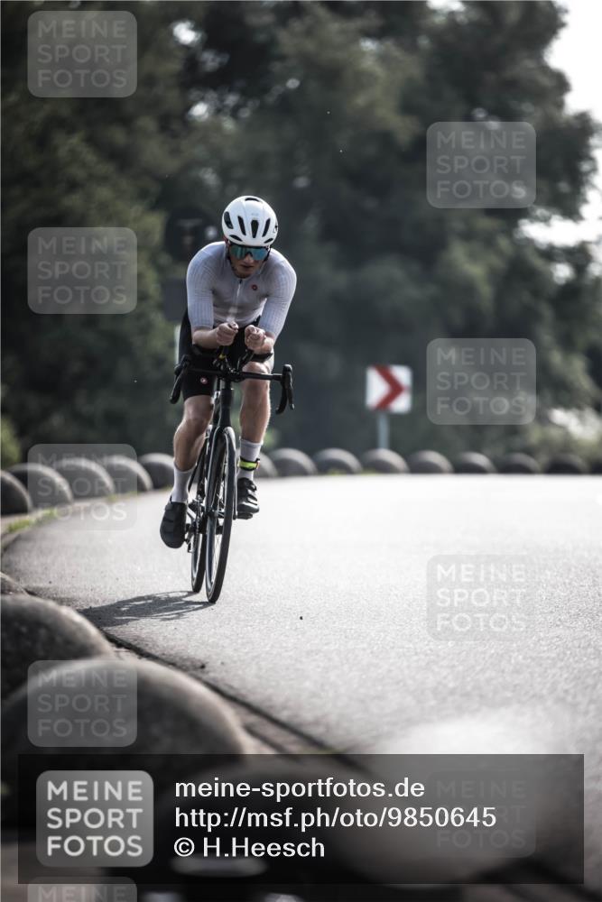 21.06.2026 - 29. Vierlanden-Triathlon H.Heesch http://msf.ph/oto/9850645 21.06.2026 08:49:57 Radfahren 62 meine-sportfotos.de