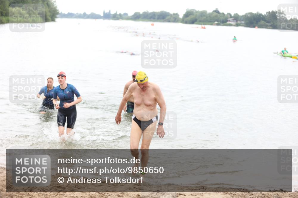 21.06.2026 - 29. Vierlanden-Triathlon Andreas Tolksdorf http://msf.ph/oto/9850650 21.06.2026 10:15:15 Schwimmen 496, 526, 564, 584, 614, 621 meine-sportfotos.de