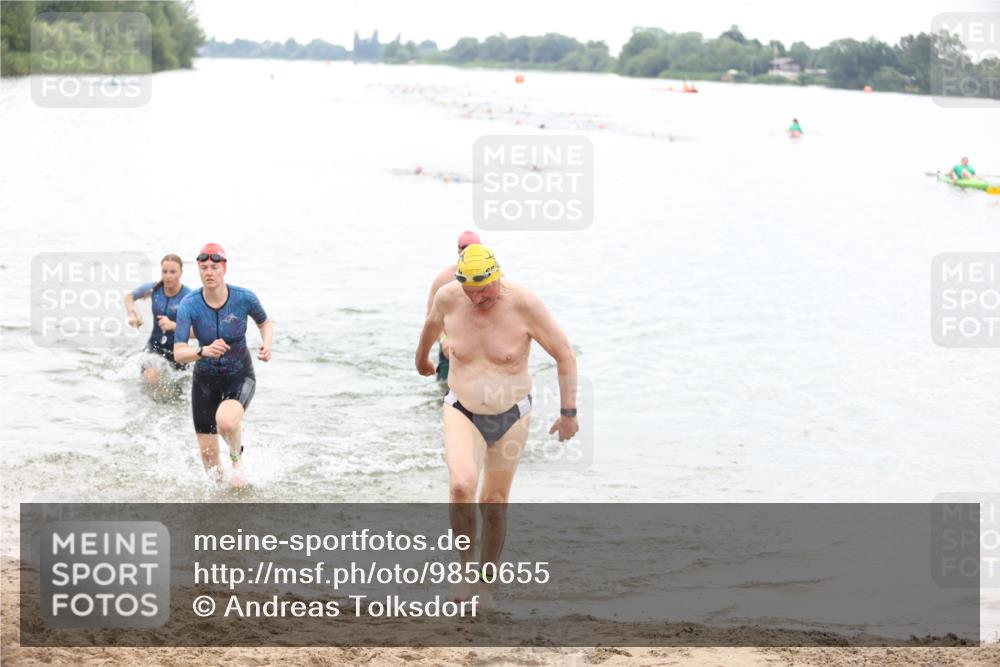 21.06.2026 - 29. Vierlanden-Triathlon Andreas Tolksdorf http://msf.ph/oto/9850655 21.06.2026 10:15:15 Schwimmen 496, 526, 564, 584, 614, 621 meine-sportfotos.de