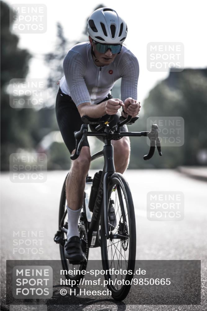 21.06.2026 - 29. Vierlanden-Triathlon H.Heesch http://msf.ph/oto/9850665 21.06.2026 08:49:58 Radfahren 62 meine-sportfotos.de