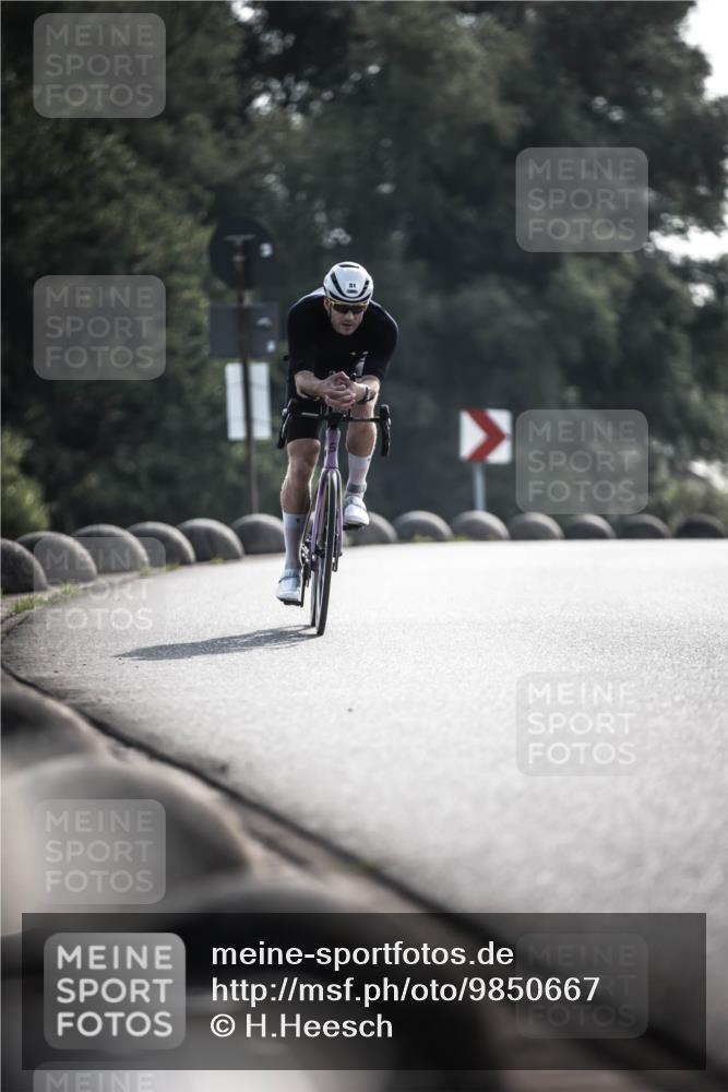 21.06.2026 - 29. Vierlanden-Triathlon H.Heesch http://msf.ph/oto/9850667 21.06.2026 08:50:13 Radfahren 51, 106 meine-sportfotos.de