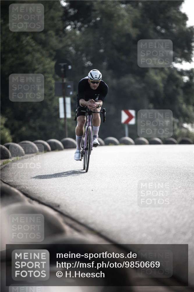 21.06.2026 - 29. Vierlanden-Triathlon H.Heesch http://msf.ph/oto/9850669 21.06.2026 08:50:13 Radfahren 51, 106 meine-sportfotos.de