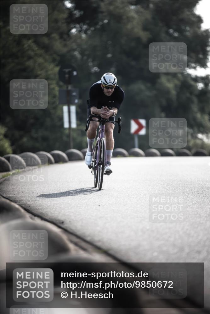 21.06.2026 - 29. Vierlanden-Triathlon H.Heesch http://msf.ph/oto/9850672 21.06.2026 08:50:13 Radfahren 51, 106 meine-sportfotos.de