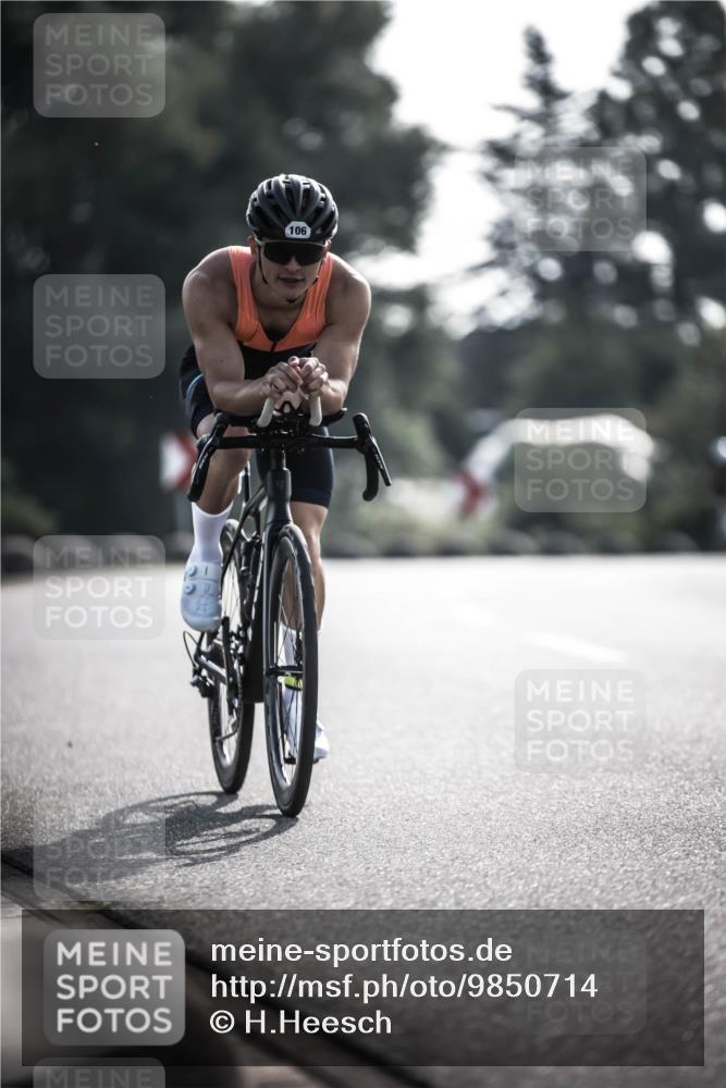 21.06.2026 - 29. Vierlanden-Triathlon H.Heesch http://msf.ph/oto/9850714 21.06.2026 08:50:21 Radfahren 106, 145 meine-sportfotos.de