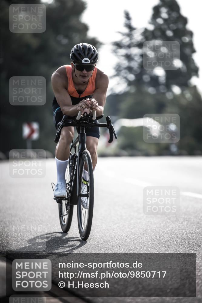 21.06.2026 - 29. Vierlanden-Triathlon H.Heesch http://msf.ph/oto/9850717 21.06.2026 08:50:21 Radfahren 106, 145 meine-sportfotos.de