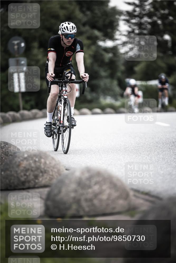 21.06.2026 - 29. Vierlanden-Triathlon H.Heesch http://msf.ph/oto/9850730 21.06.2026 10:27:12 Radfahren 24, 89, 101, 108, 486, 517 meine-sportfotos.de