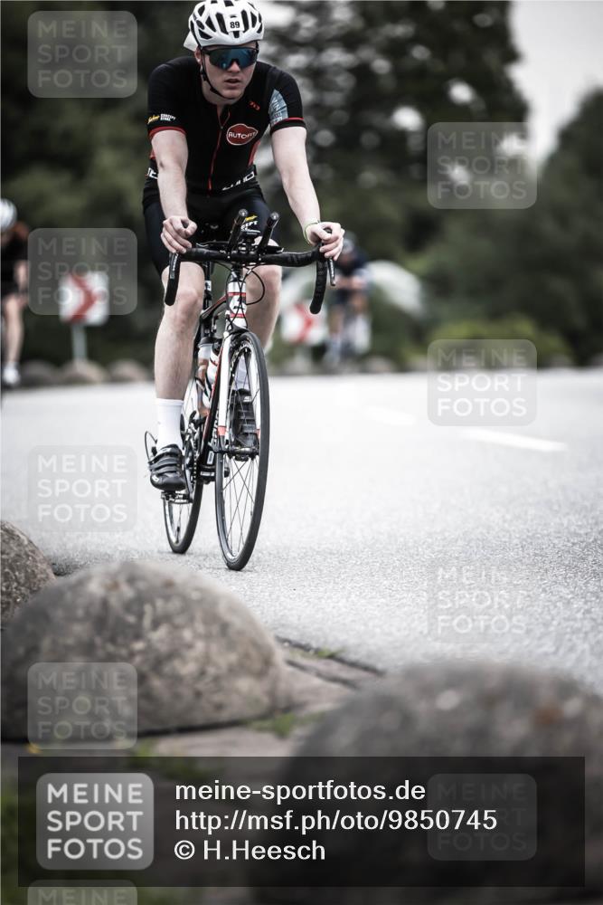 21.06.2026 - 29. Vierlanden-Triathlon H.Heesch http://msf.ph/oto/9850745 21.06.2026 10:27:13 Radfahren 24, 89, 101, 486, 517 meine-sportfotos.de
