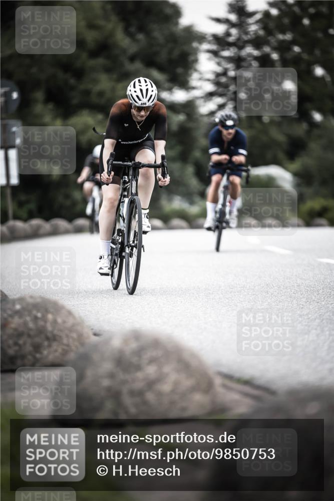 21.06.2026 - 29. Vierlanden-Triathlon H.Heesch http://msf.ph/oto/9850753 21.06.2026 10:27:15 Radfahren 24, 89, 101, 339, 378, 385, 486, 517 meine-sportfotos.de