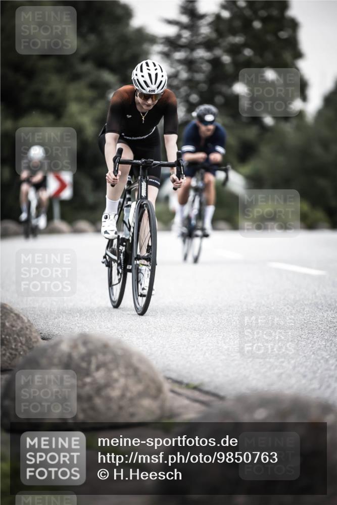 21.06.2026 - 29. Vierlanden-Triathlon H.Heesch http://msf.ph/oto/9850763 21.06.2026 10:27:15 Radfahren 24, 89, 101, 339, 378, 385, 486, 517 meine-sportfotos.de