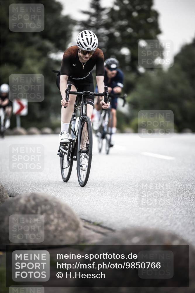 21.06.2026 - 29. Vierlanden-Triathlon H.Heesch http://msf.ph/oto/9850766 21.06.2026 10:27:15 Radfahren 24, 89, 101, 339, 378, 385, 486, 517 meine-sportfotos.de