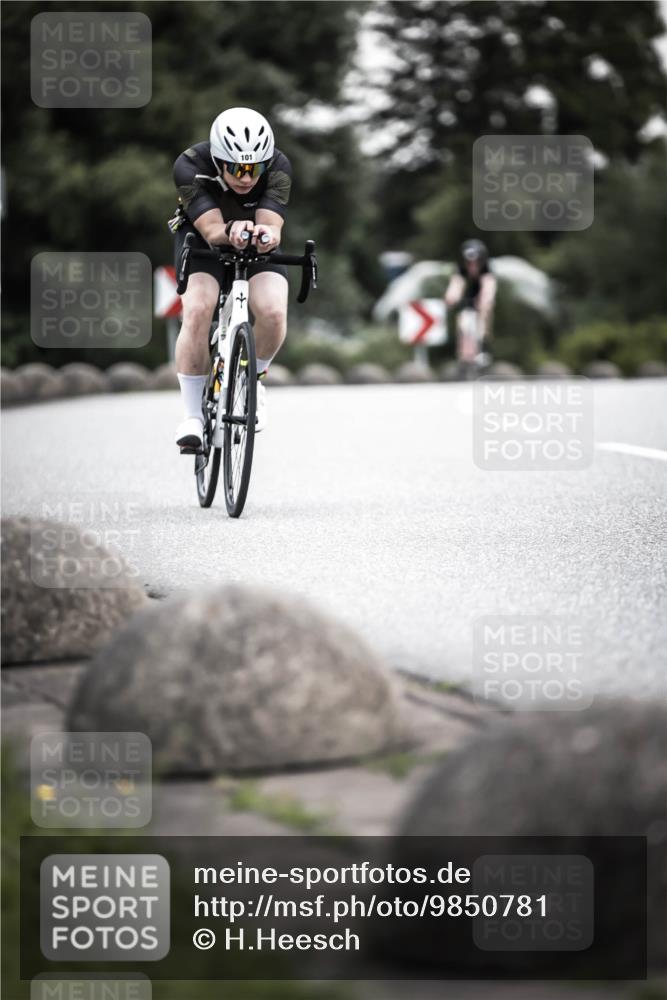 21.06.2026 - 29. Vierlanden-Triathlon H.Heesch http://msf.ph/oto/9850781 21.06.2026 10:27:18 Radfahren 24, 101, 223, 339, 378, 385, 391, 486, 513 meine-sportfotos.de