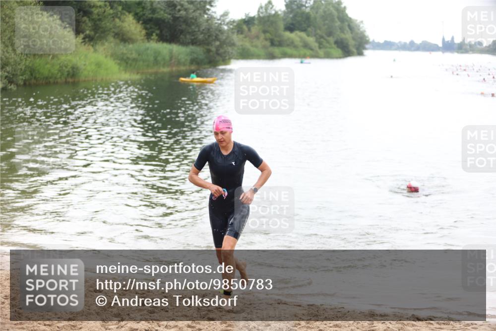 21.06.2026 - 29. Vierlanden-Triathlon Andreas Tolksdorf http://msf.ph/oto/9850783 21.06.2026 10:15:54 Schwimmen 552, 562, 587 meine-sportfotos.de