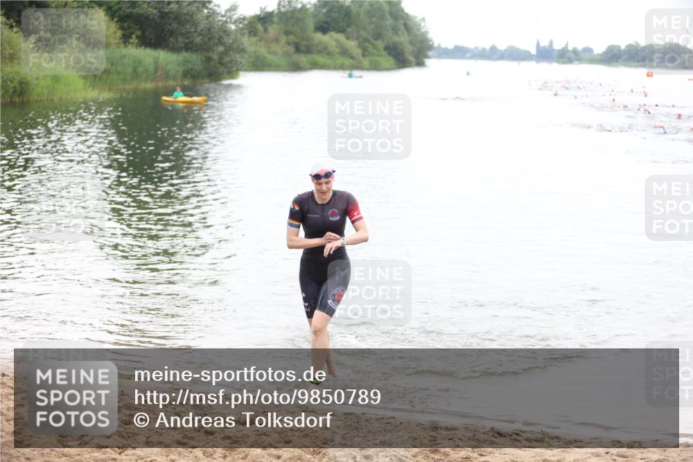 21.06.2026 - 29. Vierlanden-Triathlon Andreas Tolksdorf http://msf.ph/oto/9850789 21.06.2026 10:16:01 Schwimmen 587 meine-sportfotos.de