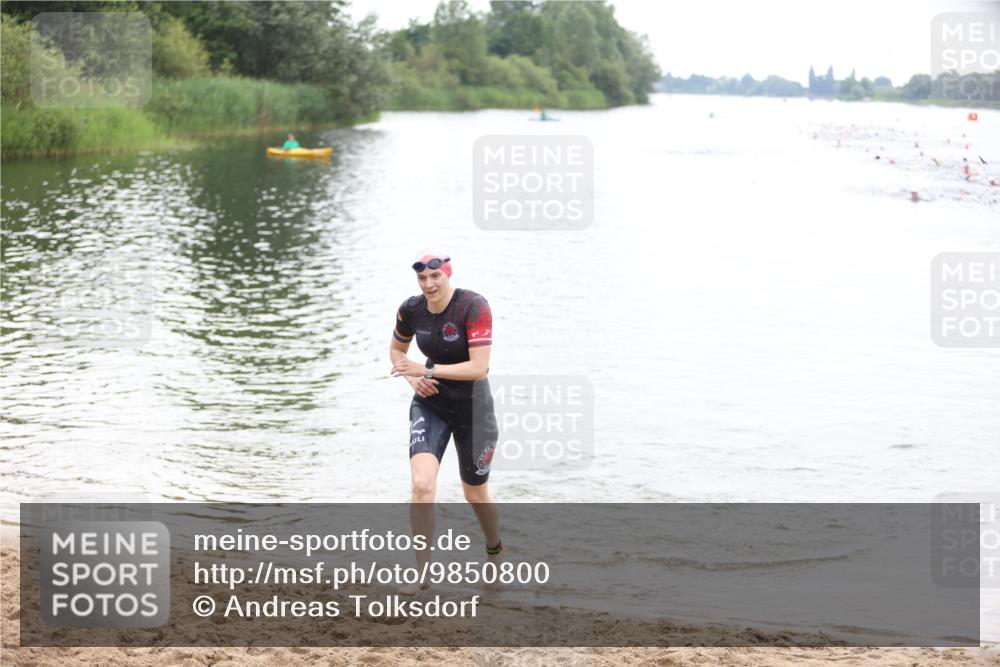 21.06.2026 - 29. Vierlanden-Triathlon Andreas Tolksdorf http://msf.ph/oto/9850800 21.06.2026 10:16:02 Schwimmen 587 meine-sportfotos.de