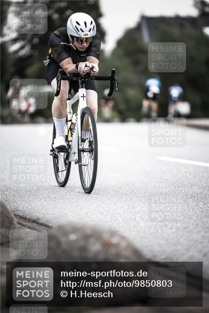 21.06.2026 - 29. Vierlanden-Triathlon H.Heesch http://msf.ph/oto/9850803 21.06.2026 10:27:19 Radfahren 10, 24, 101, 223, 298, 339, 378, 385, 391, 486, 513 meine-sportfotos.de