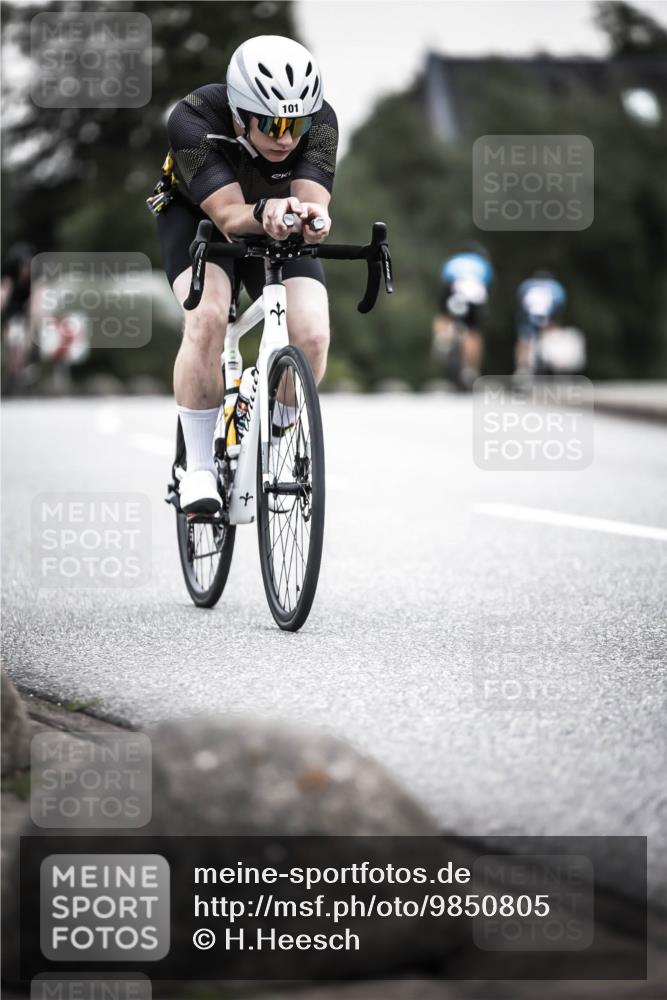 21.06.2026 - 29. Vierlanden-Triathlon H.Heesch http://msf.ph/oto/9850805 21.06.2026 10:27:19 Radfahren 10, 24, 101, 223, 298, 339, 378, 385, 391, 486, 513 meine-sportfotos.de