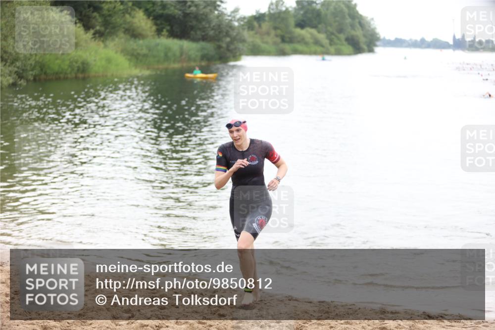 21.06.2026 - 29. Vierlanden-Triathlon Andreas Tolksdorf http://msf.ph/oto/9850812 21.06.2026 10:16:02 Schwimmen 587 meine-sportfotos.de