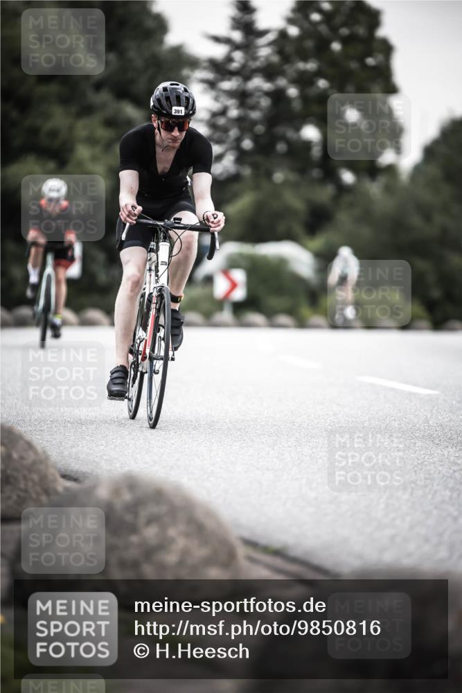 21.06.2026 - 29. Vierlanden-Triathlon H.Heesch http://msf.ph/oto/9850816 21.06.2026 10:27:24 Radfahren 10, 223, 298, 339, 378, 385, 391, 513, 563 meine-sportfotos.de